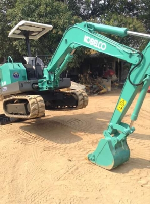 ขายรถขุดแบคโฮ KOBELCO SK024 ขนาดPc25   (มีลายหัวกระแทก) เครื่องแน่น ระบบไว (แทรคยางดี 100\%) รถพร้อมใช้งาน เอกสารใบอินวอยครบ