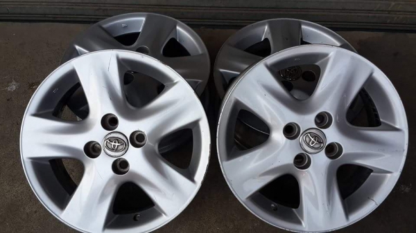 ล้อเดิม Toyota ขอบ 15 4รู100 ล้อเดิม Toyota ขอบ 15 4รู100