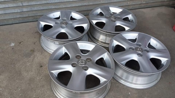 ล้อเดิม Toyota ขอบ 15 4รู100 ล้อเดิม Toyota ขอบ 15 4รู100
