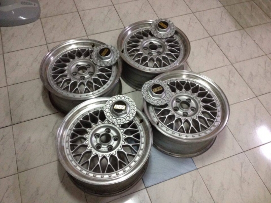 ขายแม็กBBSขอบ17กว้าง7.5ปั้มตรา italy 4วง สภาพok 5รู100 มีซ้อมมา2วง ใช้งานใด้ปกติ4วง ราคา6900บาท โทร0924462525โส กทม
