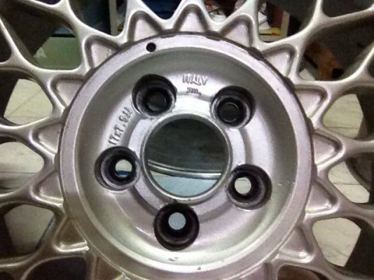ขายแม็กBBSขอบ17กว้าง7.5ปั้มตรา italy 4วง สภาพok 5รู100 มีซ้อมมา2วง ใช้งานใด้ปกติ4วง ราคา6900บาท โทร0924462525โส กทม