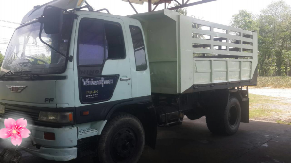 ขายรถบรรทุก 6 ล้อดัมพ์ HINO FF 195 แรงม้า ราคา 600000