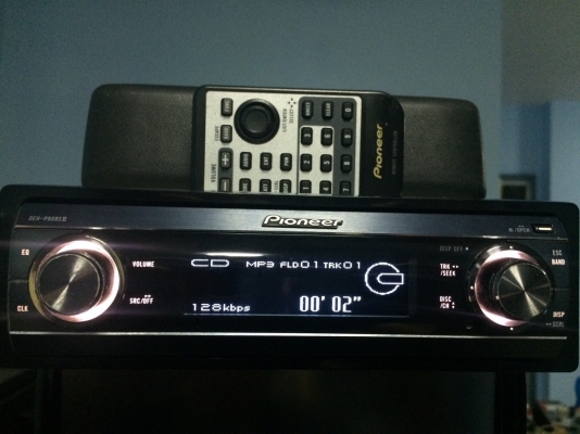 Pioneer DEH-P80RSII รุ่นท็อป 24ฺBit MP3 CD FMคลื่นไทย EQ16แบน Prosecer กราฟฟิกหน้า และลูกเล่นอีกเพียบ คุมกล่องCD พร้อมรีโมท มือ2