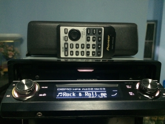 Pioneer DEH-P80RSII รุ่นท็อป 24ฺBit MP3 CD FMคลื่นไทย EQ16แบน Prosecer กราฟฟิกหน้า และลูกเล่นอีกเพียบ คุมกล่องCD พร้อมรีโมท มือ2