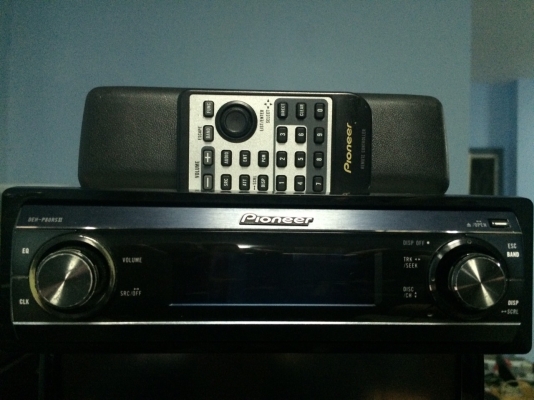 Pioneer DEH-P80RSII รุ่นท็อป 24ฺBit MP3 CD FMคลื่นไทย EQ16แบน Prosecer กราฟฟิกหน้า และลูกเล่นอีกเพียบ คุมกล่องCD พร้อมรีโมท มือ2