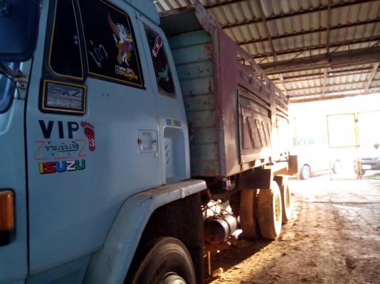 10ล้ออีซูสุ 240  แรงม้า ตัวแท้(โค๊ตR)  พร้อมใช้งาน..เล่มพร้อม