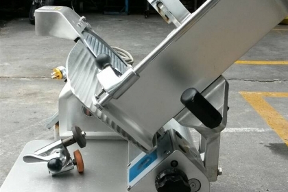 ขาย เครื่องสไลด์หมู-เนื้อ อัตโนมัติ สภาพสวยพร้อมใช้ นำเข้าญี่ปุ่น