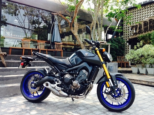 ขาย YAMAHA FZ-09 รถ  สภาพใหม่มาก วิ่ง 9,XXX โล สีเดิมทั้งคัน ไม่ล้ม ไม่มีชน