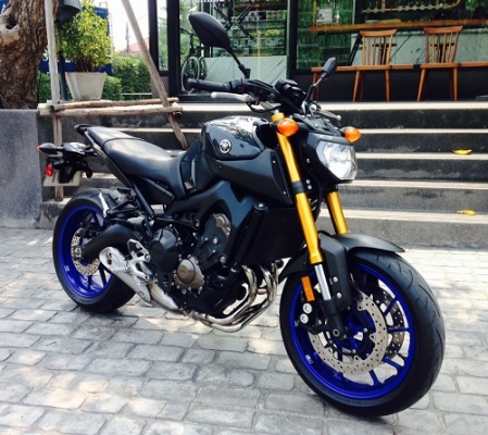 ขาย YAMAHA FZ-09 รถ  สภาพใหม่มาก วิ่ง 9,XXX โล สีเดิมทั้งคัน ไม่ล้ม ไม่มีชน