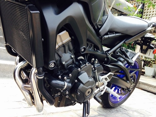 ขาย YAMAHA FZ-09 รถ  สภาพใหม่มาก วิ่ง 9,XXX โล สีเดิมทั้งคัน ไม่ล้ม ไม่มีชน