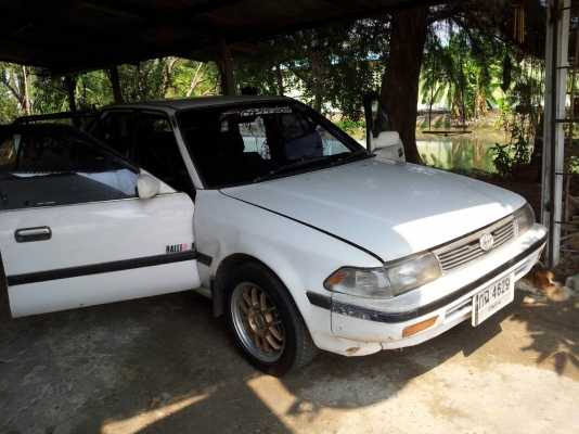 ขายรถเก๋ง toyota corona. เครื่อง2000cc 25000