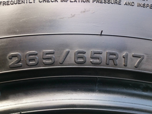 ขายยาง DUNLOP 265/65R17 ยางสัปดาห์ที่40ปี14 ดอกยางหนาสดเท่ากันไม่แตกลายไม่ร้าวไม่กินข้างไม่มีปะสวยมาก จำนวน 1 ชุด ขายยาง DUNLOP 265/65R17 ยางสัปดาห์ที่40ปี14 ดอกยางหนาสดเท่ากันไม่แตกลายไม่ร้าวไม่กินข้างไม่มีปะสวยมาก จำนวน 1 ชุด