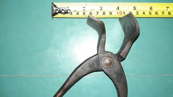 ขายคีมคีบงานเก่าญี่ปุ่นเหล็กดี ตัวใหญ่ น้ำหนักดี ยาว10"Made in Japan. ขายคีมคีบงานเก่าญี่ปุ่นเหล็กดี ตัวใหญ่ น้ำหนักดี ยาว10"Made in Japan.