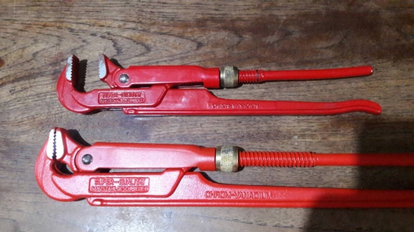 ขายคอม้าเยอรมันงานใหม่เก่าเก็บแพ็คคู่ขนาด12",15" Made in Germany.