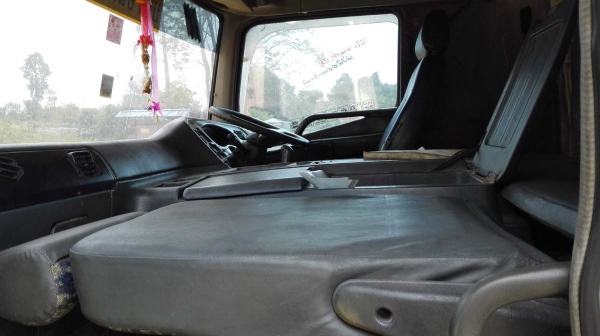 Mitsubishi/ สิบล้อสองคานหน้า เครื่อง 320 แรงม้า เฉพาะหัวคัสซี