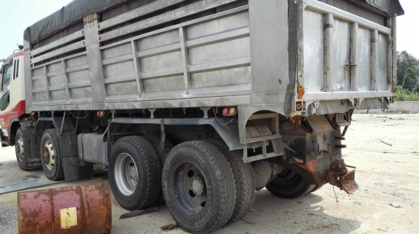 Mitsubishi/ สิบล้อสองคานหน้า เครื่อง 320 แรงม้า เฉพาะหัวคัสซี