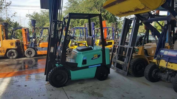 ขายรถยก ดีเซล Sumitomo 1.5ตัน เสา 4 เมตร เสา3ท่อน งา 1,070 MM.