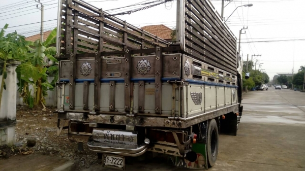 หกล้อ ฮีโน่ FF3H ปี39-HO7C185โบว์อินเตอร์ ยาง900 ช่วงยาว5.50ม สภาพดีสวยพร้อมใช้ ทะเบียนพร้อมโอน