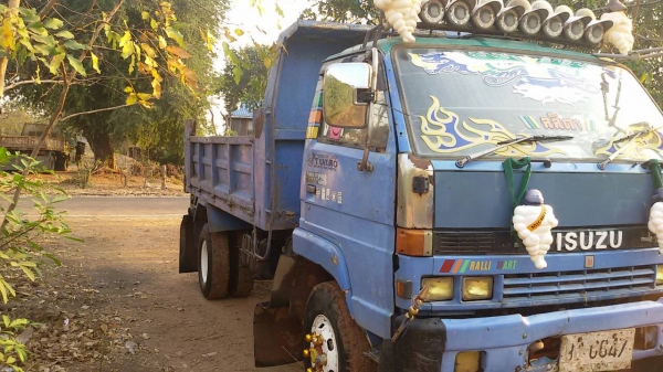 ขายรถดั๊มเครื่อง6bb เกียร์ร็อคกี้ เอฟหน้า-หลัง ครัชทรีหัวยาว ทุกอย่างลงเล่มแล้ว