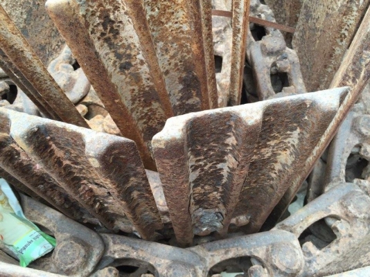 โซ่พร้อมใบเก่า komatsu pc120-1-3 ใบยาว 70 ซม เส้นละ 35,000