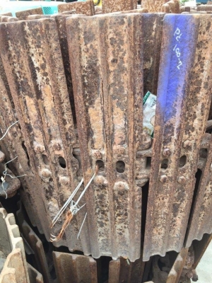 โซ่พร้อมใบเก่า komatsu pc120-1-3 ใบยาว 70 ซม เส้นละ 35,000