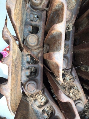 โซ่พร้อมใบเก่า komatsu pc120-5-6 ใบยาว 50 ซม เส้นละ 40,000 โซ่พร้อมใบเก่า komatsu pc120-5-6 ใบยาว 50 ซม เส้นละ 40,000