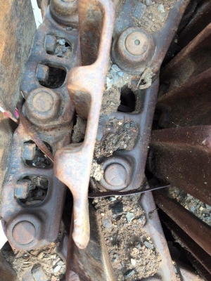 โซ่พร้อมใบเก่า komatsu pc120-5-6 ใบยาว 50 ซม เส้นละ 40,000 โซ่พร้อมใบเก่า komatsu pc120-5-6 ใบยาว 50 ซม เส้นละ 40,000