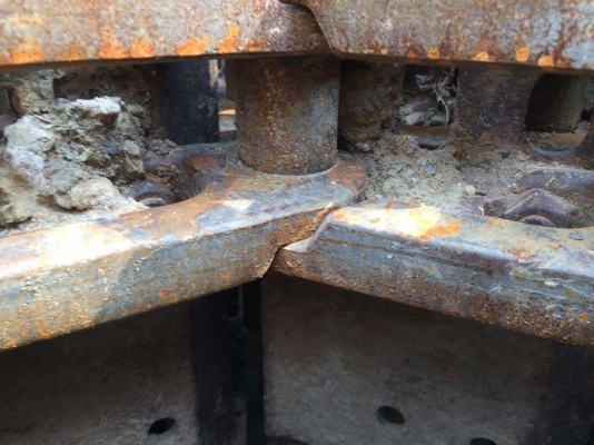 โซ่พร้อมใบเก่านอกญี่ปุ่น komatsu pc120-5-6 ใบยาว 50 ซม เส้นละ 50,000