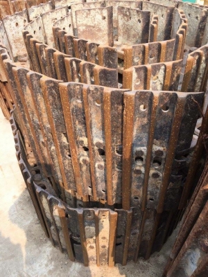 โซ่พร้อมใบเก่านอกญี่ปุ่น komatsu pc120-5-6 ใบยาว 50 ซม เส้นละ 50,000