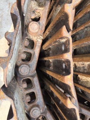 โซ่พร้อมใบเก่านอกญี่ปุ่น komatsu pc120-5-6 ใบยาว 50 ซม เส้นละ 50,000