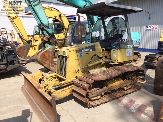 KOMATSU D20P-7 ปี1995 รถเก่าญี่ปุ่นไม่เคยใช้งานในไทยครับ KOMATSU D20P-7 ปี1995 รถเก่าญี่ปุ่นไม่เคยใช้งานในไทยครับ