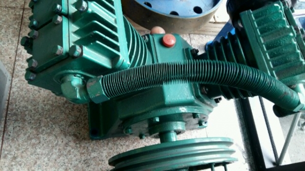 หัวปั้มลม FUSHENG 7.5 แรง ของใหม่ๆ ขายถูกๆ หัวปั้มลม FUSHENG 7.5 แรง ของใหม่ๆ ขายถูกๆ