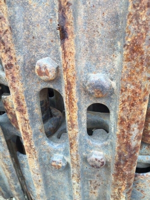 โซ่พร้อมใบเก่า komatsu pc200-3-5-6 ใบยาว 60ซม เส้นละ 40,000