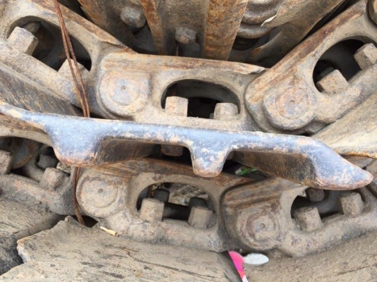 โซ่พร้อมใบเก่า komatsu pc200-3-5-6 ใบยาว 60ซม เส้นละ 40,000