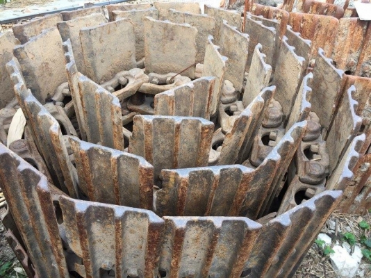 โซ่พร้อมใบเก่า komatsu pc200-3-5-6 ใบยาว 60ซม เส้นละ 40,000