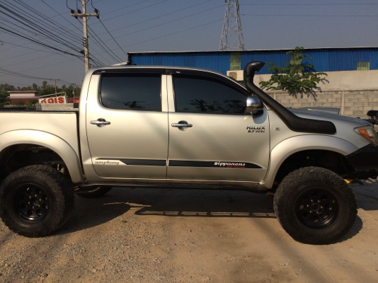 วีโก้ 2.7vvti ใส่ชุดยก4"ยาง33 แต่งเต็มๆ ติดแก๊สแล้วlpg ต้องการไช้เงินด่วนเลยขายถูก