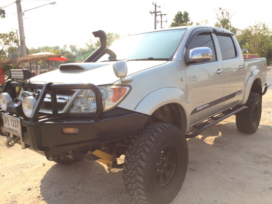 วีโก้ 2.7vvti ใส่ชุดยก4"ยาง33 แต่งเต็มๆ ติดแก๊สแล้วlpg ต้องการไช้เงินด่วนเลยขายถูก