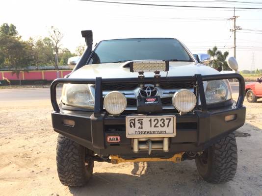 วีโก้ 2.7vvti ใส่ชุดยก4"ยาง33 แต่งเต็มๆ ติดแก๊สแล้วlpg ต้องการไช้เงินด่วนเลยขายถูก