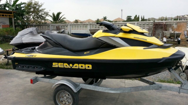 SEADOO RXT 255is วิ่ง 142 ชั่วโมง ปี 09 นำเข้าจากUSA. ขาย 175,000