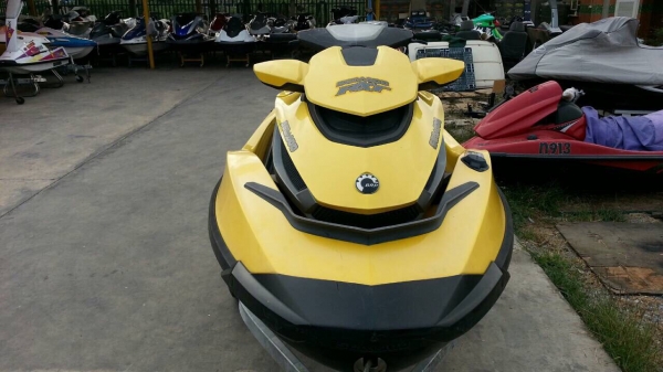 SEADOO RXT 255is วิ่ง 142 ชั่วโมง ปี 09 นำเข้าจากUSA. ขาย 175,000