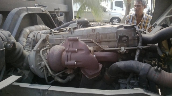 ขายด่วนสิบล้อเพลาเดียว 240แรง ปี56 ช่วงยาว7.20ม. จัดแนนซ์ได้ดอกถูก ขายด่วนสิบล้อเพลาเดียว 240แรง ปี56 ช่วงยาว7.20ม. จัดแนนซ์ได้ดอกถูก