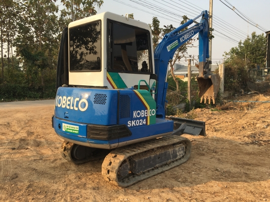 ขายรถแบคโฮ Kobelco sk024 ขายรถแบคโฮ Kobelco sk024