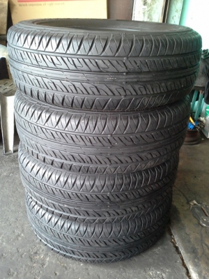 Dunlop PT2 ขนาด 265/70/16 ปลายปี12 สภาพสวยๆ 1ชุด