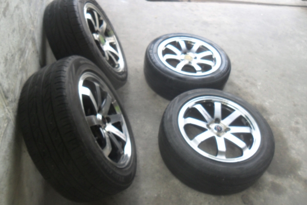 ล้อแม็ก15นิ้ว4รู100 พร้อมยาง สวยๆ 4 ล้อ ราคา 5900 บาท ล้อแม็ก15นิ้ว4รู100 พร้อมยาง สวยๆ 4 ล้อ ราคา 5900 บาท