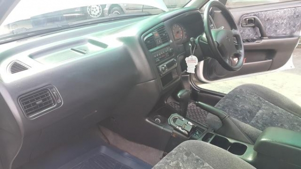 นิสสัน พรีเมียร่า