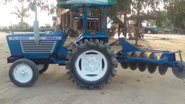 จัดส่งพี่ อ.หล่มสัก จ.เพชรบูรณ์ครับ ขายรถไถอิซากิ TL2300 พร้อมผาน5 หรือจะเอาตัวโรตารี่พร้อมใช้
