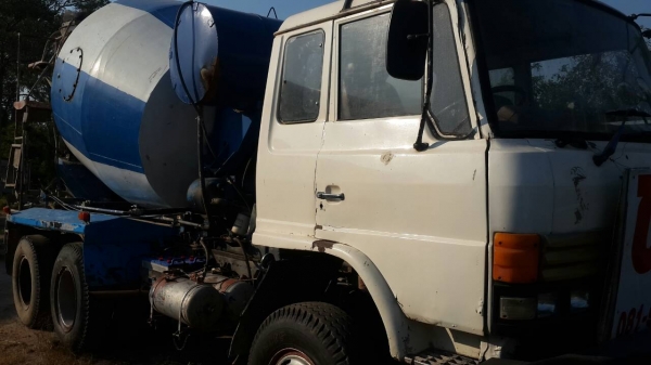 ขาย 695,000 รถโม่ปูน HINO ZM 2 เพลาเครื่อง EK-100  260 แรงรถสวยพร้อมใช้เอกสารพร้อมโอน 090-772-3710 090-772-3708