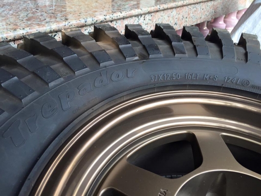 ขายล้อ TE37x 16x8 off 0 พร้อมยางMaxxis 8060 37x12.5x16ปี12ลงพื้นปี14