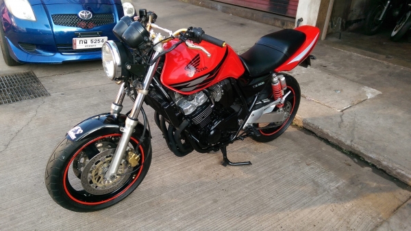 ขายคับ HONDA CB400 เทคนักเรียน สีสวย ท่อแต่ง แฮนด์บาร์ ไฟเลี้ยวแต่ง ยางเต็ม อินวอยส์ สรรพสามิตร ราคา 62500 บาท ส่งได้ทั่วไทยคับ สนใจติดต่อ 081-0578282 FACEBOOK ชาญณรงค์ ป๊อป ชัยอมฤต ไอดีไลน์ POPBIGBIKESAKON คับ สนใจรถสวย ถูก ดี ต้อง POP BIGBIKE SAKONNAKHO