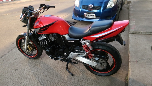 ขายคับ HONDA CB400 เทคนักเรียน สีสวย ท่อแต่ง แฮนด์บาร์ ไฟเลี้ยวแต่ง ยางเต็ม อินวอยส์ สรรพสามิตร ราคา 62500 บาท ส่งได้ทั่วไทยคับ สนใจติดต่อ 081-0578282 FACEBOOK ชาญณรงค์ ป๊อป ชัยอมฤต ไอดีไลน์ POPBIGBIKESAKON คับ สนใจรถสวย ถูก ดี ต้อง POP BIGBIKE SAKONNAKHO